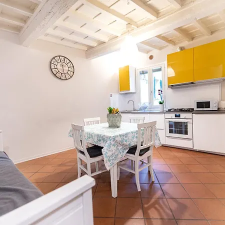 Lägenhet Nel Cuore Dell'oltrarno